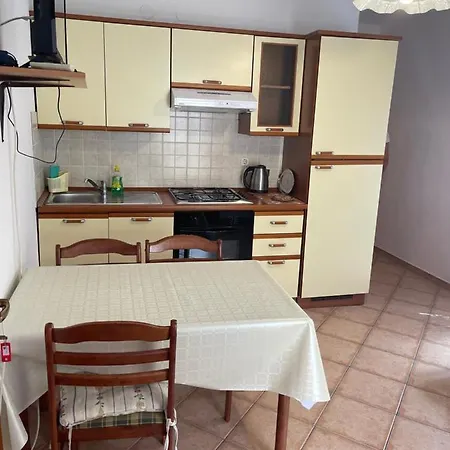 Ksenija Apartment Murter